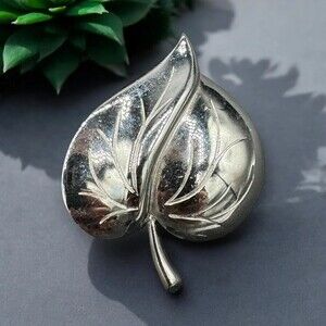 Vintage Crown Trifari Silver Plated Mid-Century Leaf Brooch